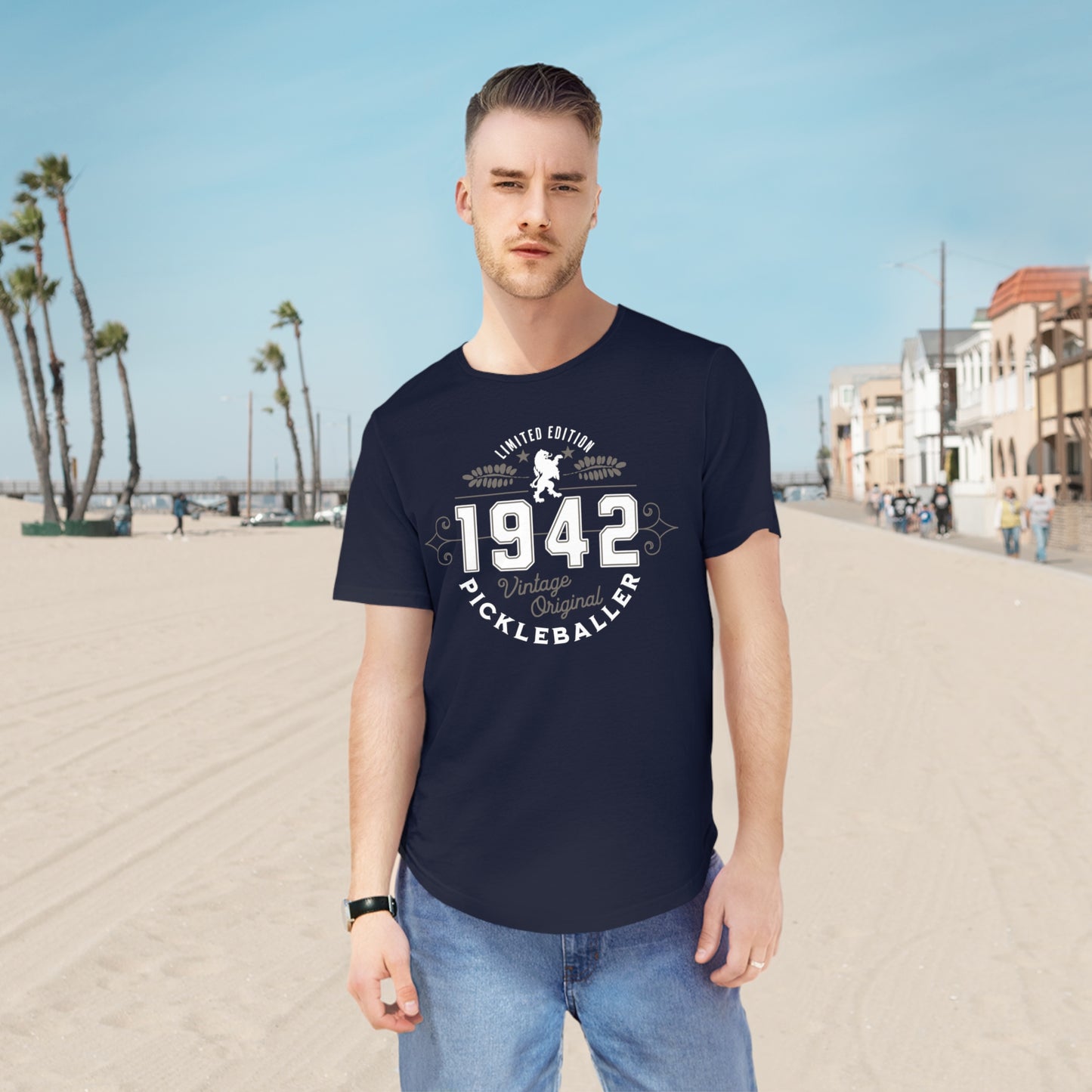 VINTAGE PICKLEBALLER 1942 (FRONT & BACK) - Men's Curved-Hem Jersey T-Shirt