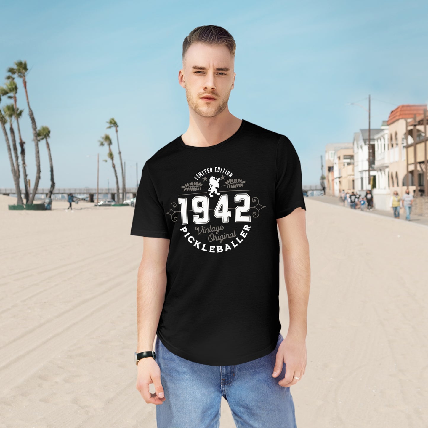 VINTAGE PICKLEBALLER 1942 (FRONT & BACK) - Men's Curved-Hem Jersey T-Shirt