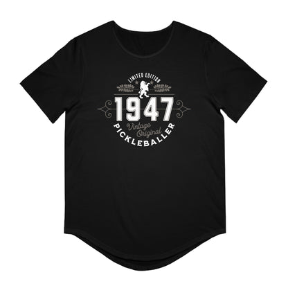 VINTAGE PICKLEBALLER 1947 (FRONT & BACK) - Men's Curved-Hem Jersey T-Shirt