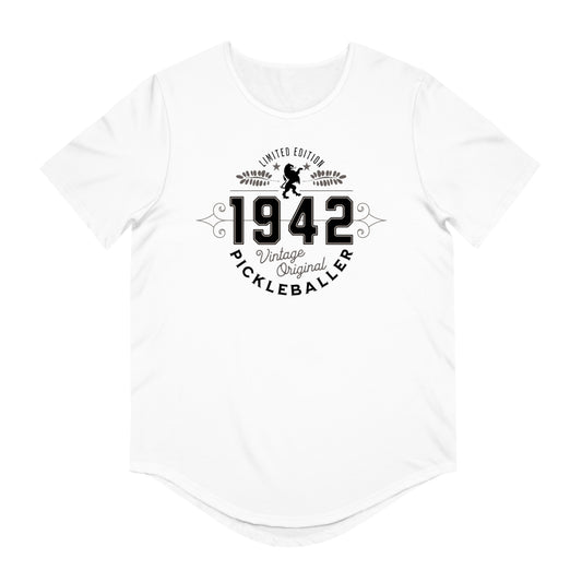VINTAGE PICKLEBALLER 1942 (FRONT & BACK) - Men's Curved-Hem Jersey T-Shirt