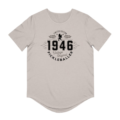 VINTAGE PICKLEBALLER 1946 (FRONT & BACK) - Men's Curved-Hem Jersey T-Shirt