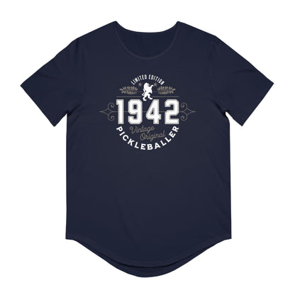 VINTAGE PICKLEBALLER 1942 (FRONT & BACK) - Men's Curved-Hem Jersey T-Shirt